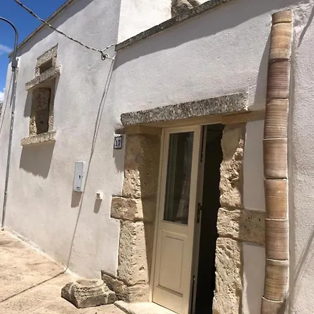 Odegos Monolocali Vico Sant'antonio Holiday home Carpignano Salentino