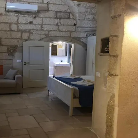 Odegos Monolocali Vico Sant'antonio Holiday home Carpignano Salentino