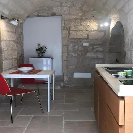 Holiday home Odegos Monolocali Vico Sant'antonio
