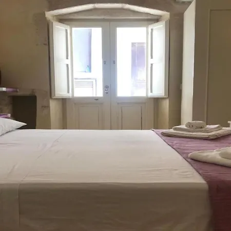 Odegos Monolocali Vico Sant'antonio Holiday home Carpignano Salentino