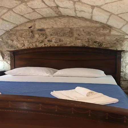 Odegos Monolocali Vico Sant'antonio Holiday home